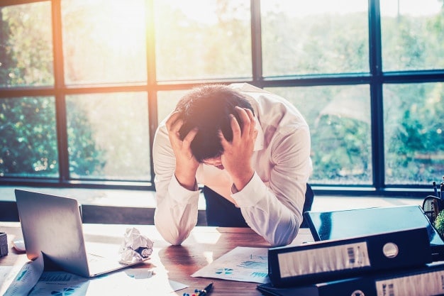 photo-elleboss-equipe-01 businessmen are stressed with work office 34237 147
